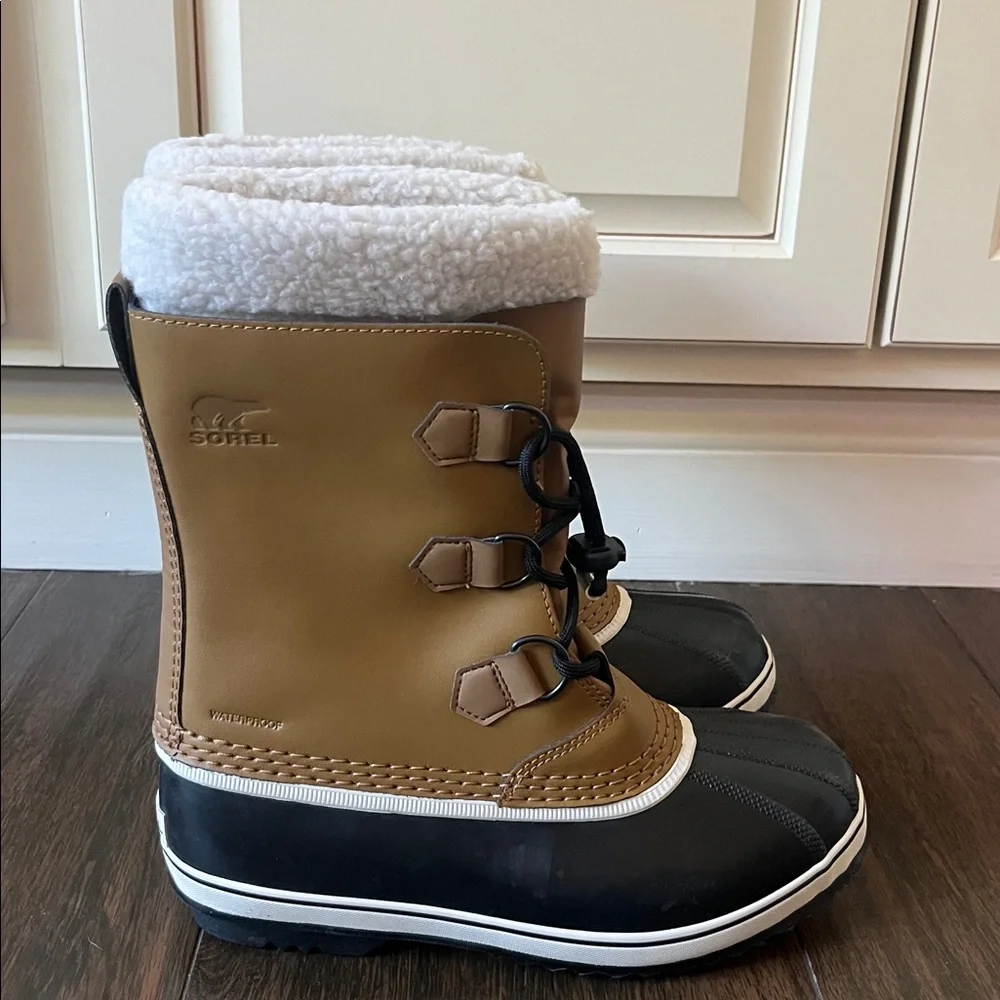 NWT SOREL Waterproof Boots